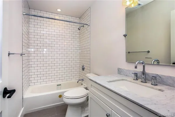 $3,600 | 708 Saw Mill River Road, Unit 2B, Ardsley, NY 10502