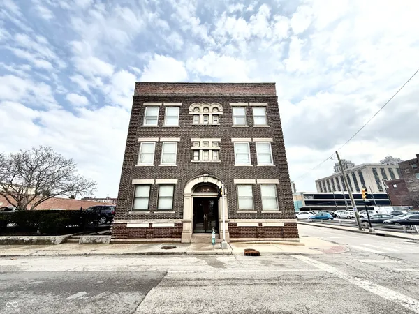 $149,900 | 801 North Pennsylvania Street, Unit B, Indianapolis, IN 46204