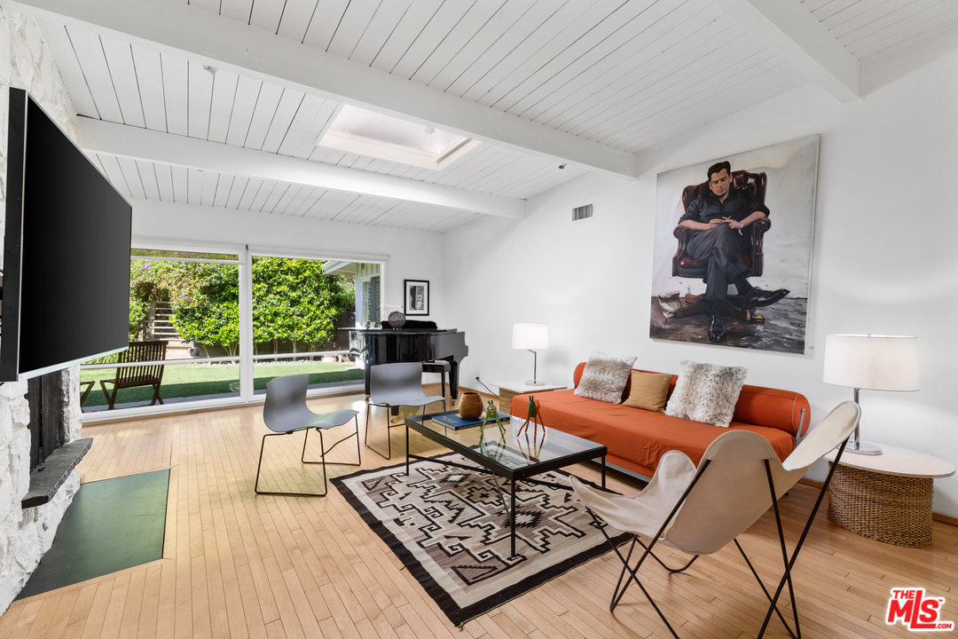 2155 Roscomare Road Los Angeles, CA 90077 - Photo 1 of 31