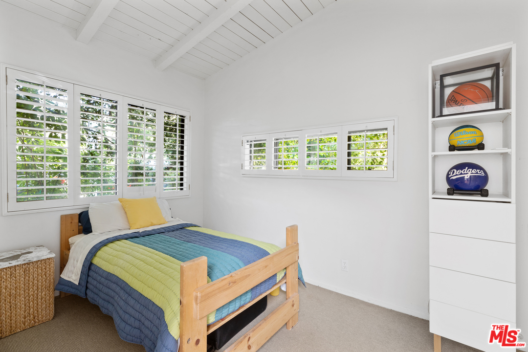 2155 Roscomare Road Los Angeles, CA 90077 - Photo 12 of 31