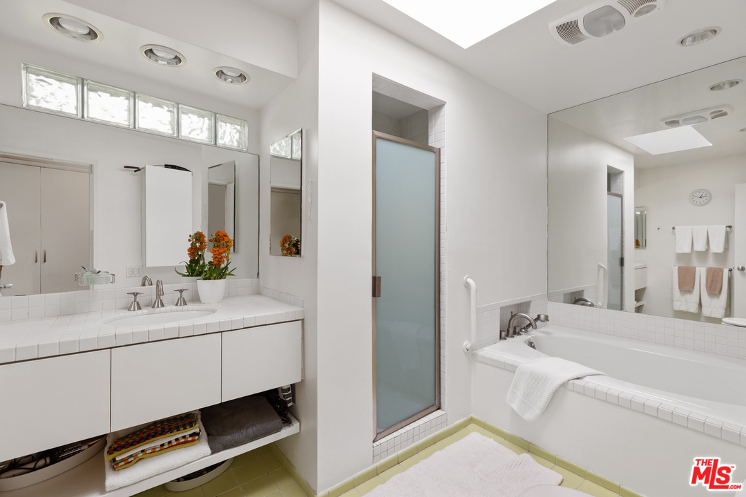 2155 Roscomare Road Los Angeles, CA 90077 - Photo 18 of 31