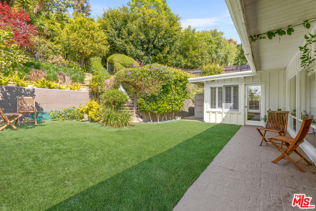 2155 Roscomare Road Los Angeles, CA 90077 - Photo 21 of 31