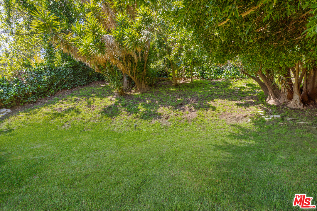 2155 Roscomare Road Los Angeles, CA 90077 - Photo 25 of 31
