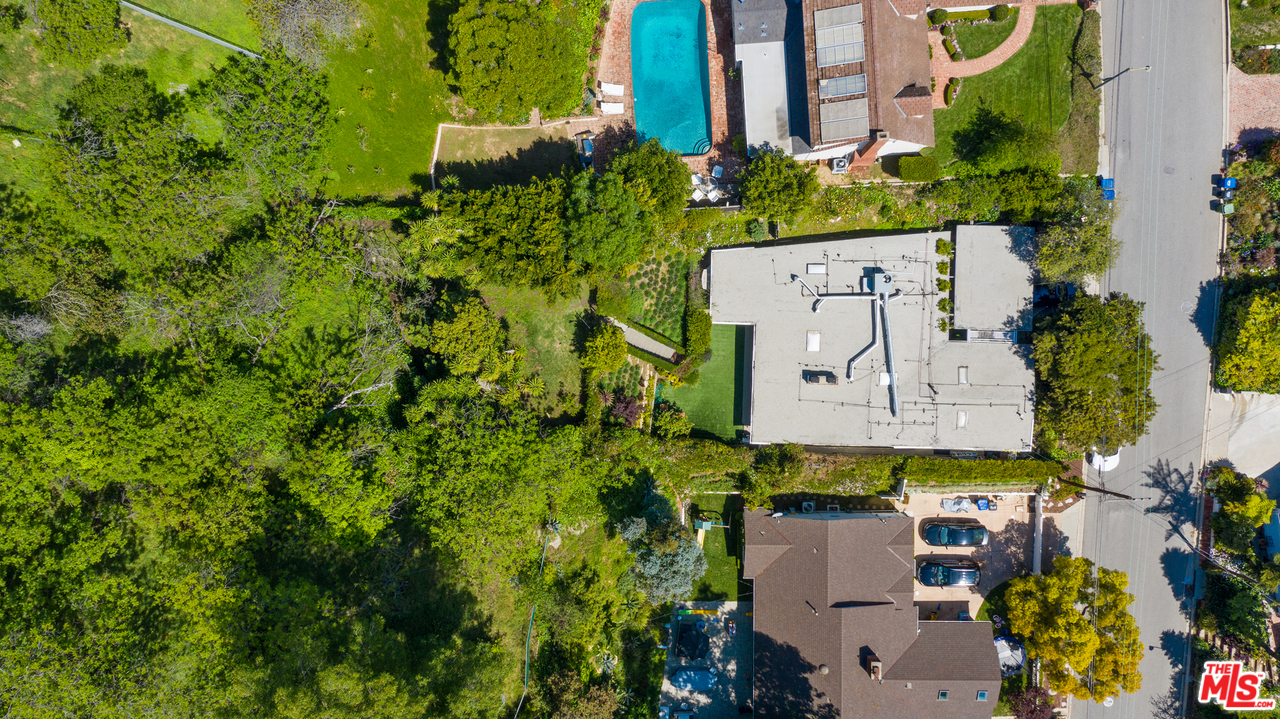 2155 Roscomare Road Los Angeles, CA 90077 - Photo 26 of 31