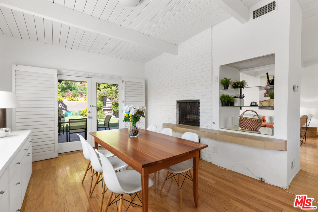 2155 Roscomare Road Los Angeles, CA 90077 - Photo 5 of 31