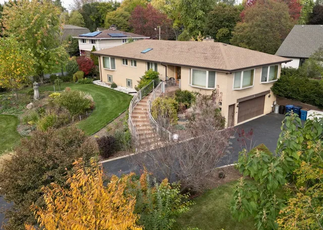 $599,900 | 518 East Niagara Avenue, Schaumburg, IL 60193