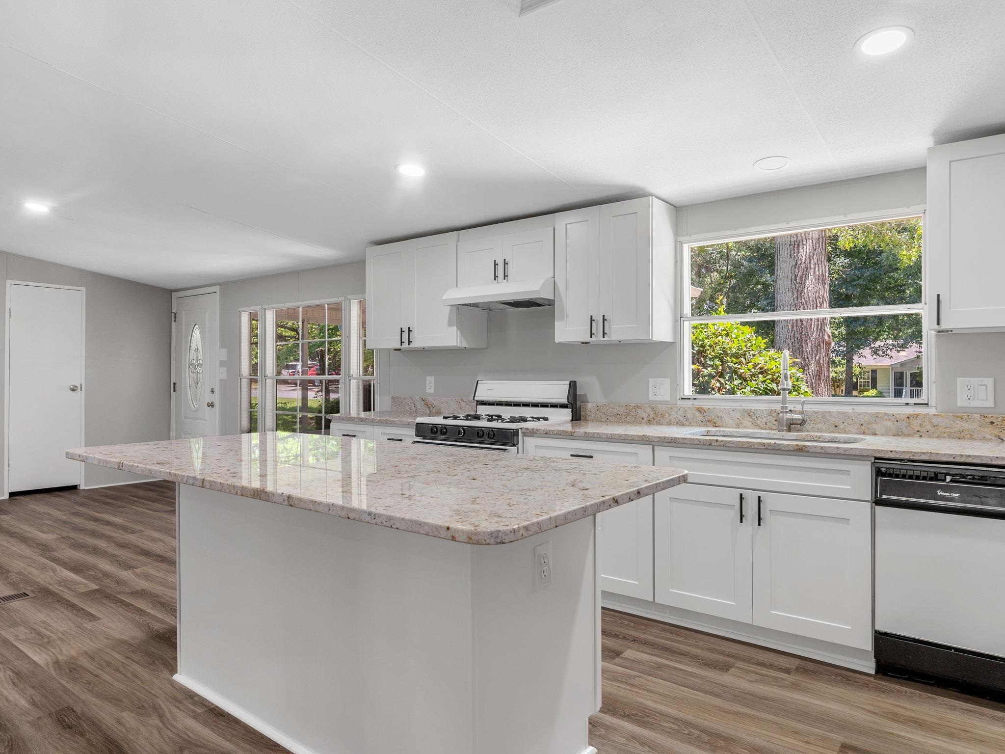 208 Red Raven Drive Greer, SC 29651 - Photo 14 of 39