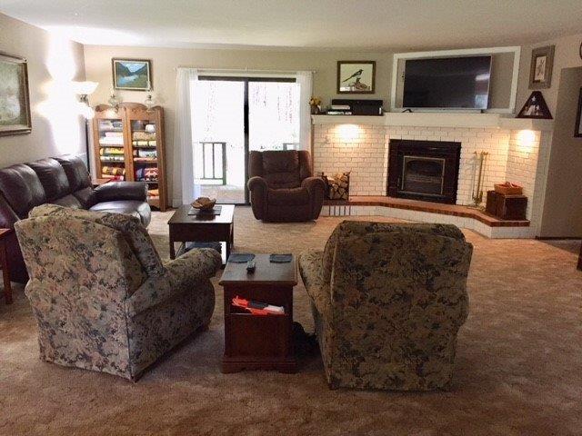 186 Sallsten Road Grants Pass, OR 97527 - Photo 14 of 34 Another angle of the living room.