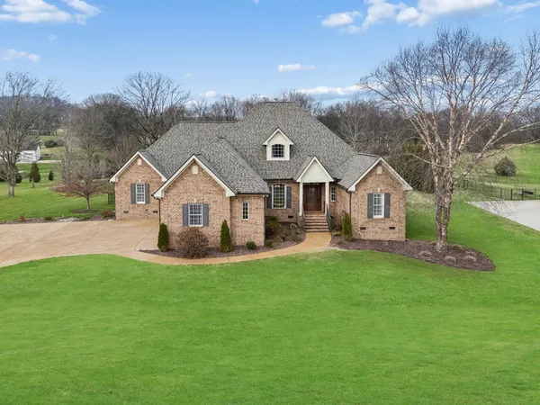 $999,900 | 3917 Amanda Beth Court, Columbia, TN 38401
