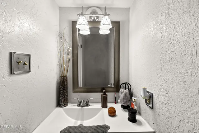 $194,500 | 6201 Escondido Drive, Unit 7C, El Paso, TX 79912