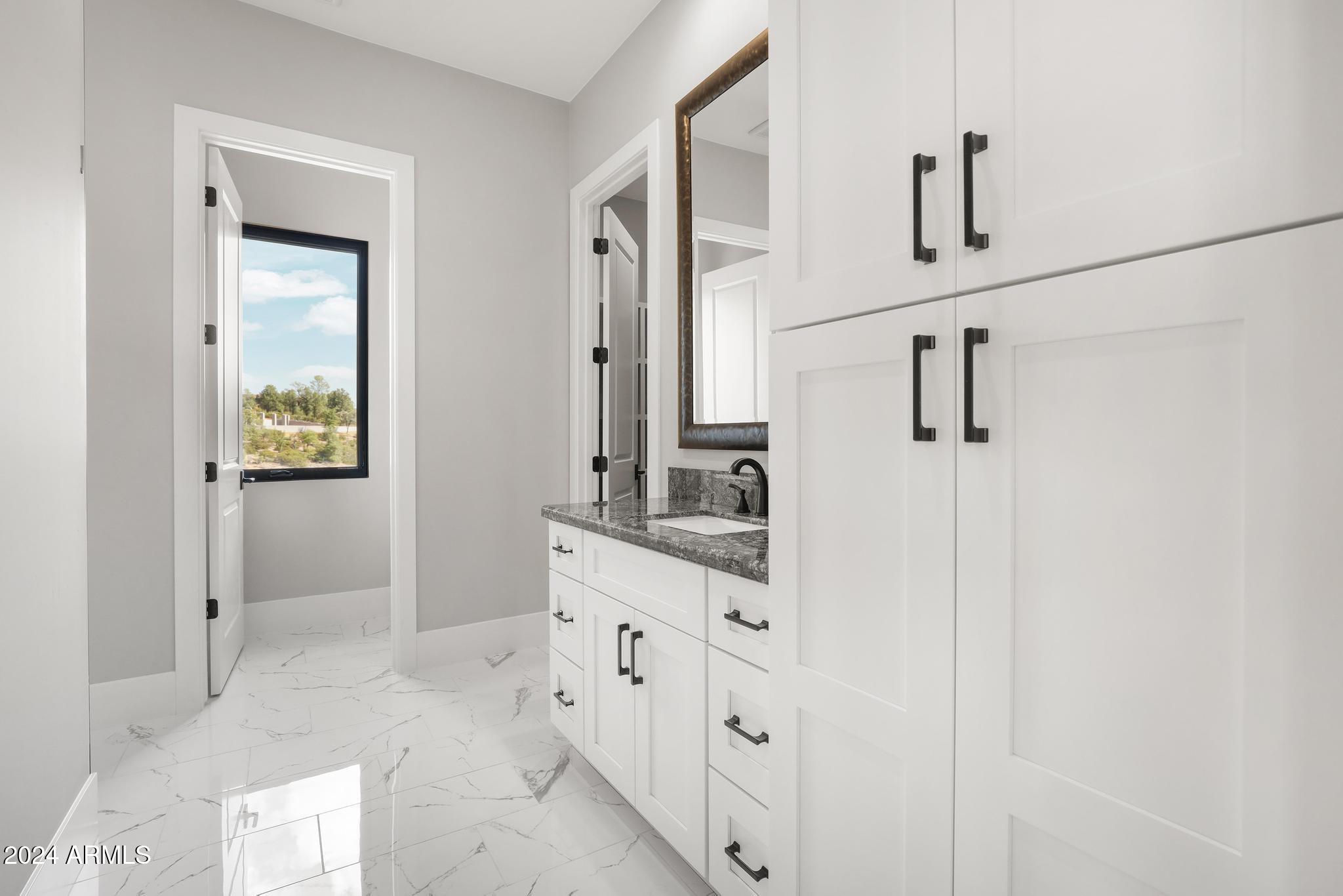 1804 East Senna Point Payson, AZ 85541 - Photo 46 of 67 Ensuite 1 Bath with Linen Closet