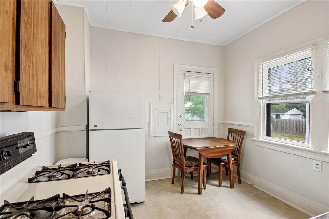 382 Magee Avenue Rochester, NY 14613 - Photo 20 of 30 Lower Unit - Kitchen
