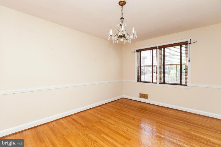 229 Brandon Road Baltimore, MD 21212 - Photo 3 of 15 Dining Room