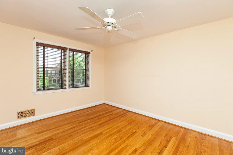 229 Brandon Road Baltimore, MD 21212 - Photo 5 of 15 Master Bedroom