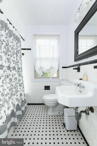 229 Brandon Road Baltimore, MD 21212 - Photo 10 of 15 Bath
