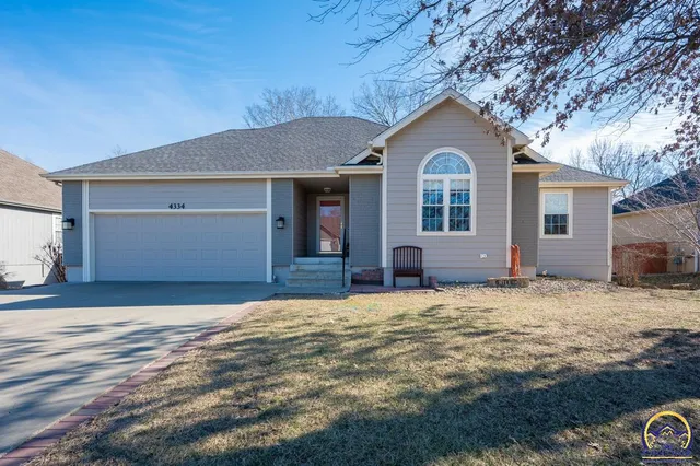 $380,000 | 4334 Southeast Oakwood Street, Topeka, KS 66609