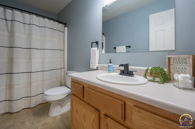 $380,000 | 4334 Southeast Oakwood Street, Topeka, KS 66609