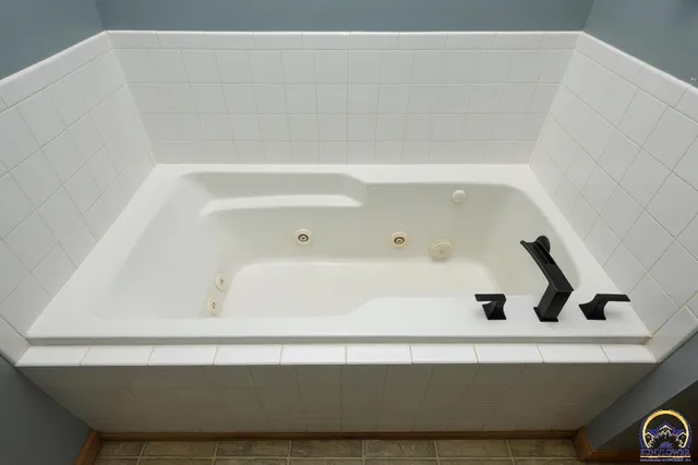 $380,000 | 4334 Southeast Oakwood Street, Topeka, KS 66609