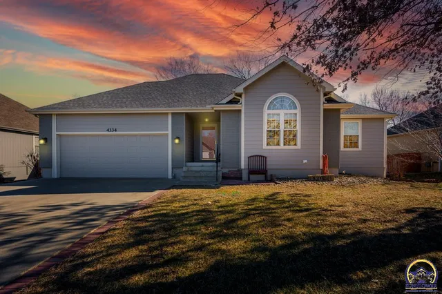 $380,000 | 4334 Southeast Oakwood Street, Topeka, KS 66609