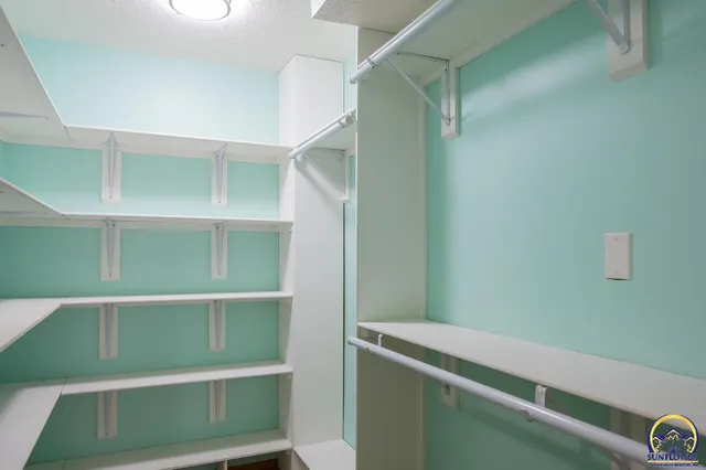 $380,000 | 4334 Southeast Oakwood Street, Topeka, KS 66609