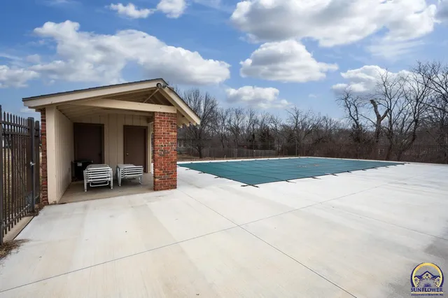 $380,000 | 4334 Southeast Oakwood Street, Topeka, KS 66609