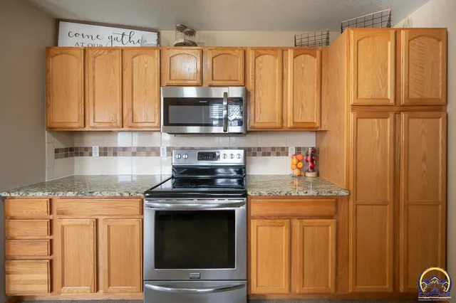 $380,000 | 4334 Southeast Oakwood Street, Topeka, KS 66609