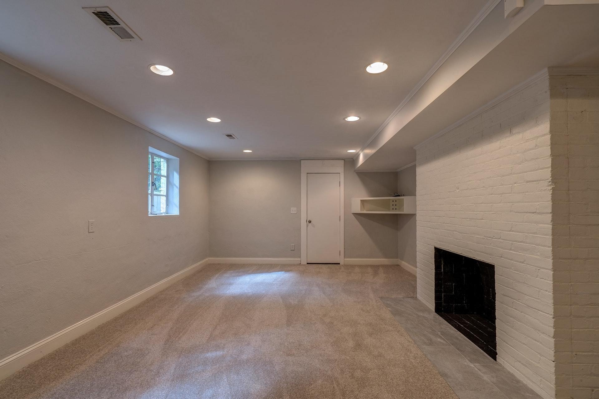 2527 Nottingham Road Southeast Roanoke, VA 24014 - Photo 36 of 38 032-330588-DSC00461_2_3_4_5_8328313