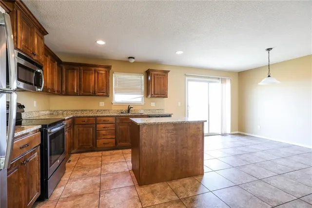 $2,000 | 108 Golfview Drive, Pleasant Hill, MO 64080