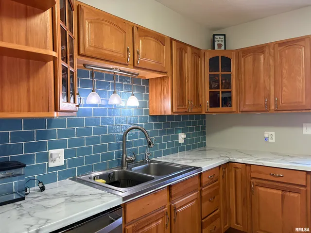 $169,900 | 508 North Webster Avenue, Jacksonville, IL 62650