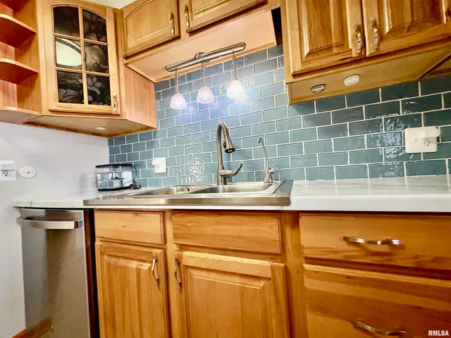 $169,900 | 508 North Webster Avenue, Jacksonville, IL 62650