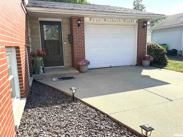 $169,900 | 508 North Webster Avenue, Jacksonville, IL 62650