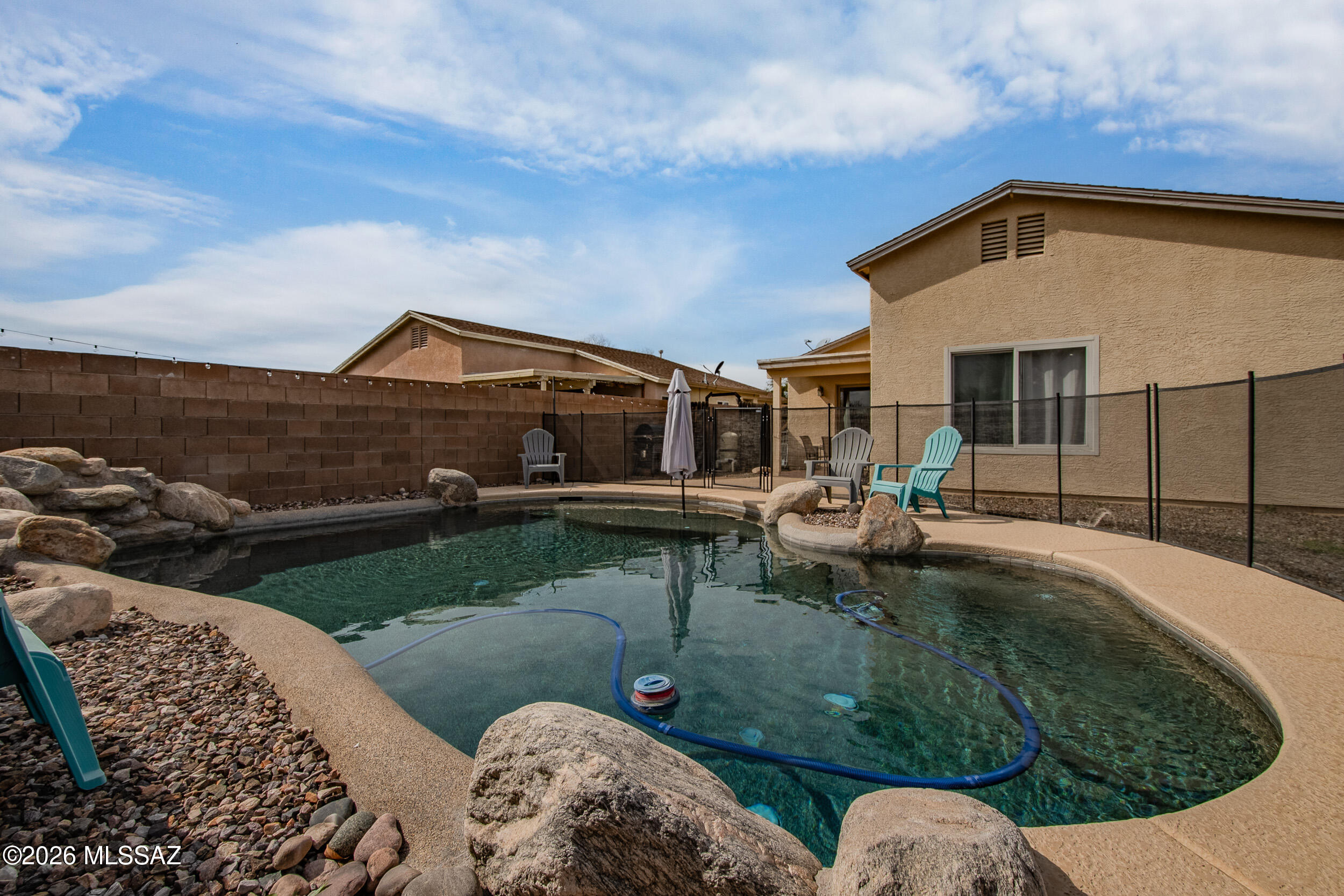 7677 South Meadow Spring Way Tucson, AZ 85747 - Photo 12 of 39 015