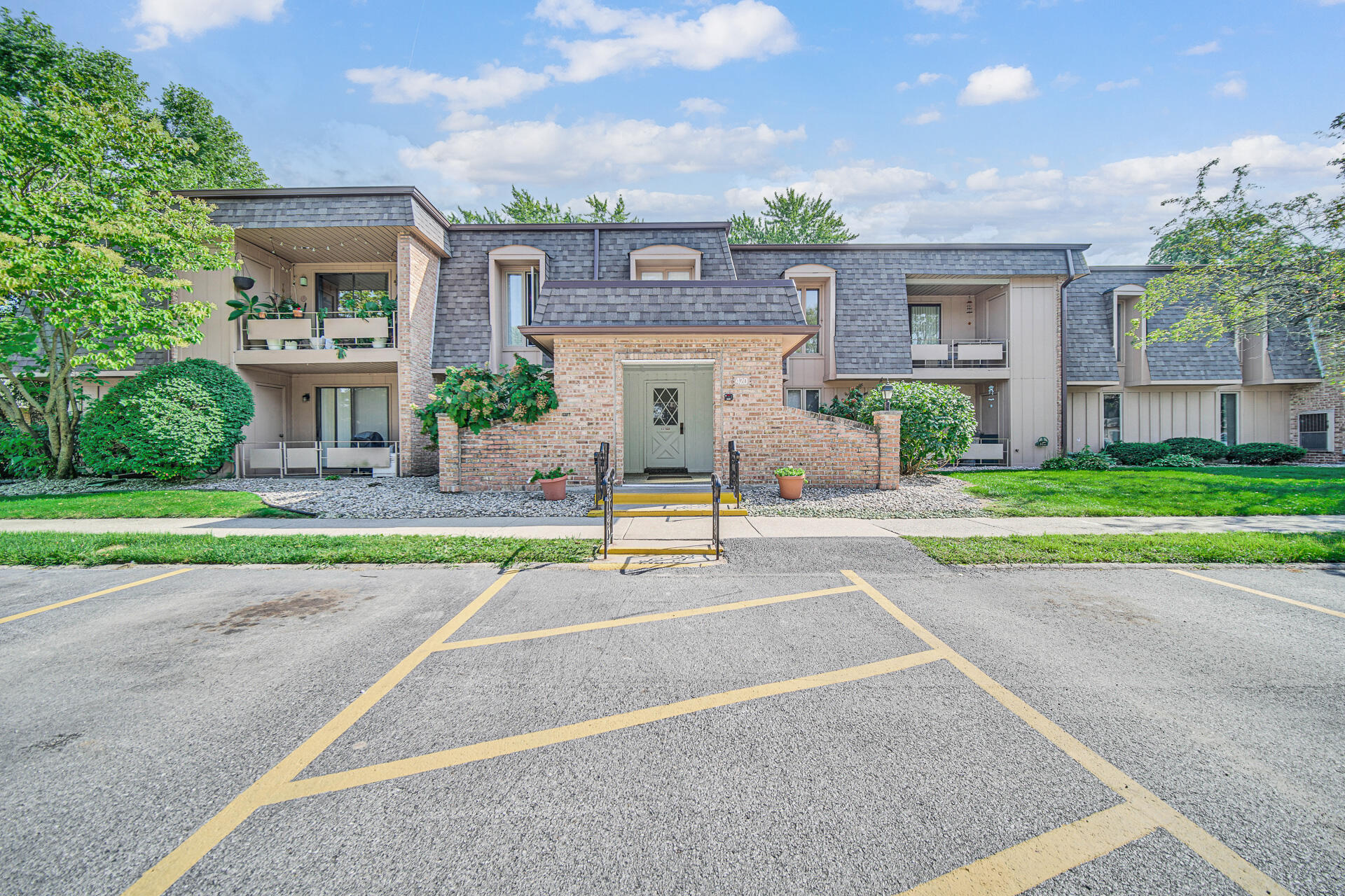420 Old Stone Road, Unit H4 Munster, IN 46321 - Photo 1 of 22 1920x1280