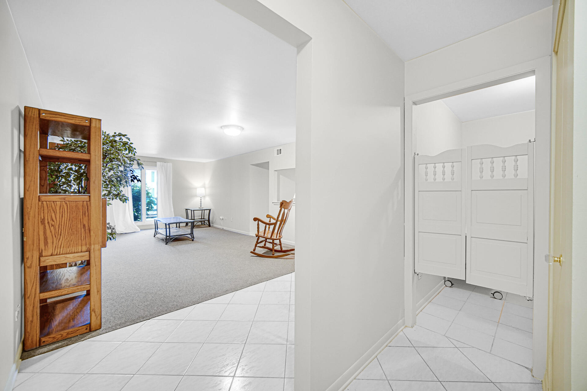 420 Old Stone Road, Unit H4 Munster, IN 46321 - Photo 5 of 22 1920x1280