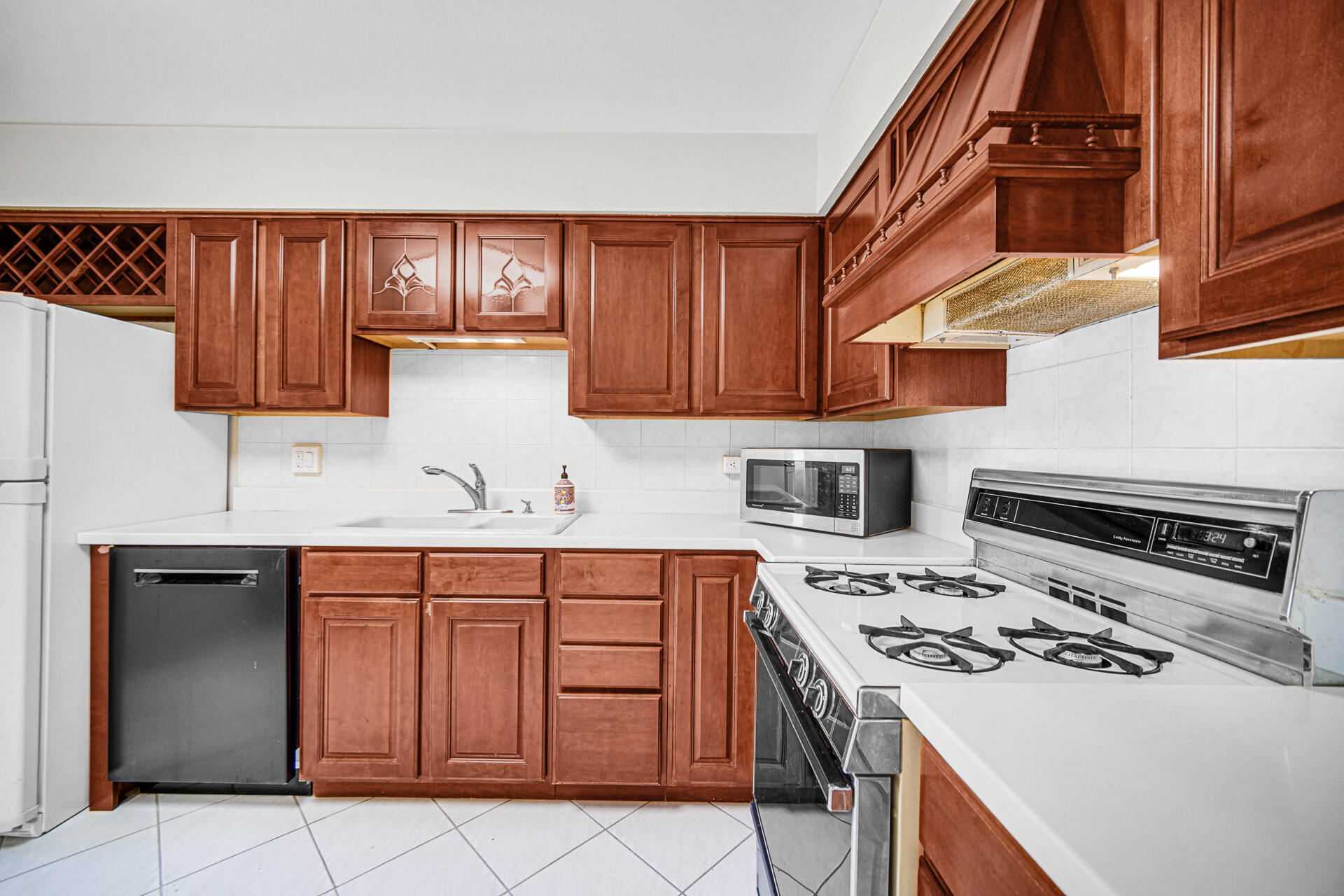 420 Old Stone Road, Unit H4 Munster, IN 46321 - Photo 9 of 22 1920x1280