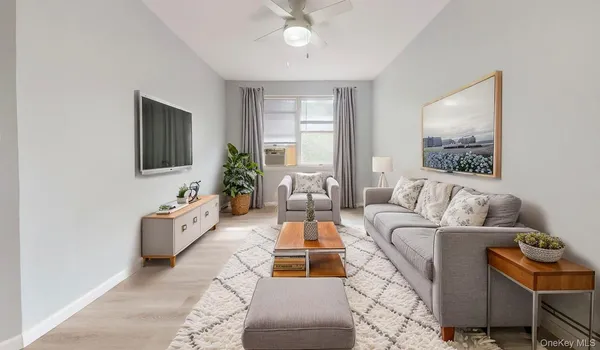 $2,695 | 85-18 Lefferts Boulevard, Unit 3R | Kew Gardens