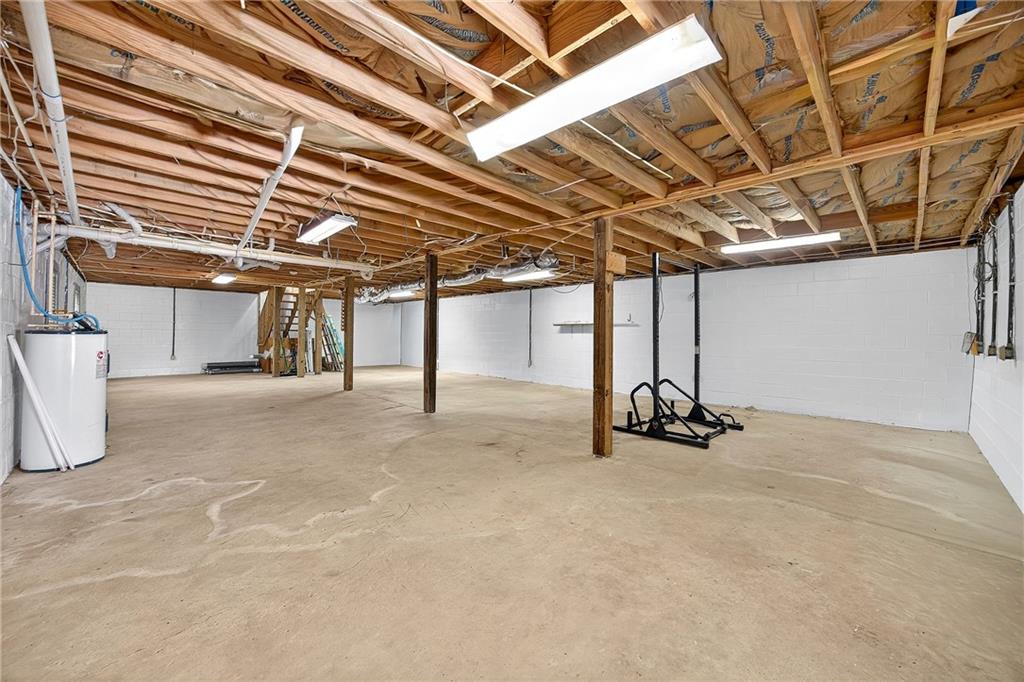 146 Highview Road Southeast Milledgeville, GA 31061 - Photo 20 of 30 a view of a room with gym equipment