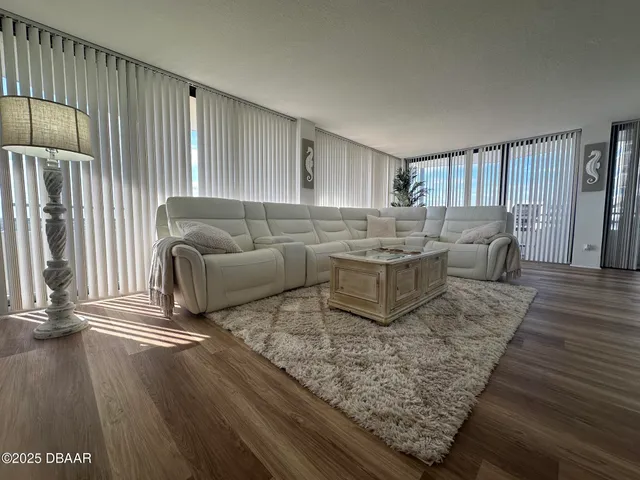 $3,200 | 2900 North Atlantic Avenue, Unit 405, Daytona Beach, FL 32118
