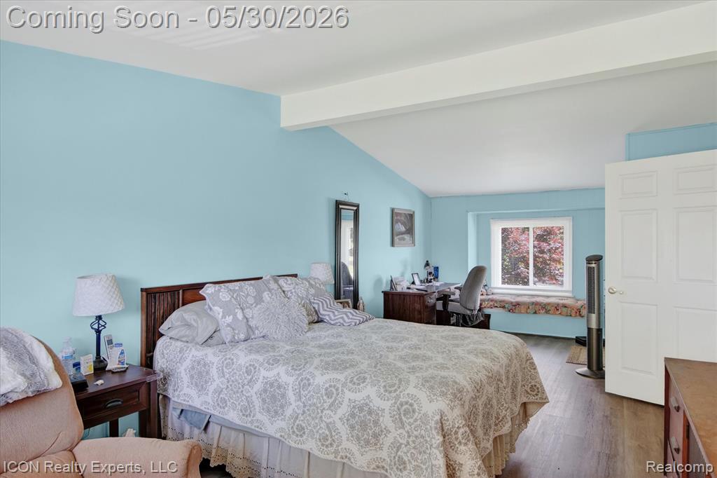 1869 Middle Trail Road Walled Lake, MI 48390 - Photo 20 of 46