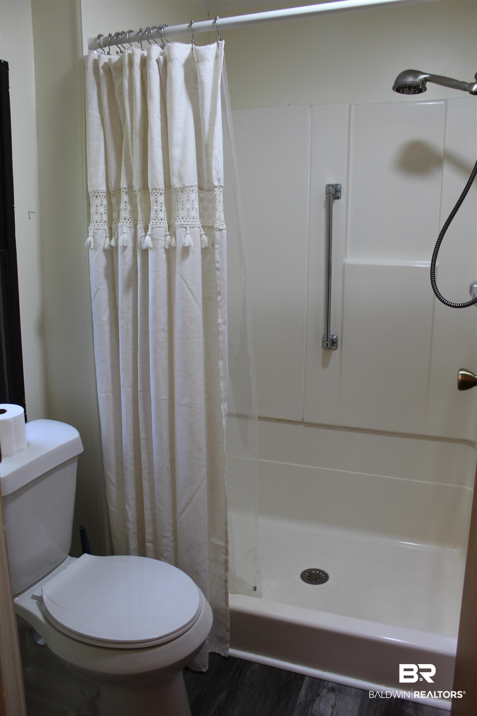 1326 Ridgewood Drive Lillian, AL 36549 - Photo 7 of 28 Primary Bath Shower