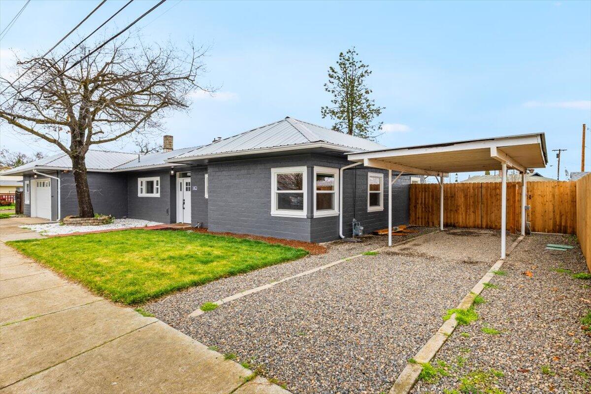 140 North 8th Street Central Point, OR 97502 - Photo 4 of 29