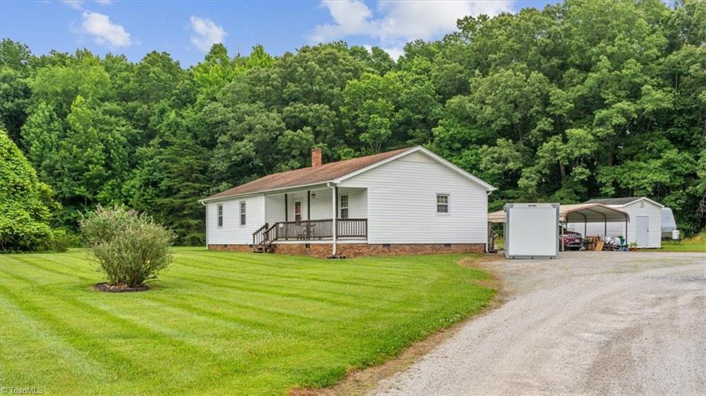 7630 Doggett Road Browns Summit, NC 27214 - Photo 4 of 41