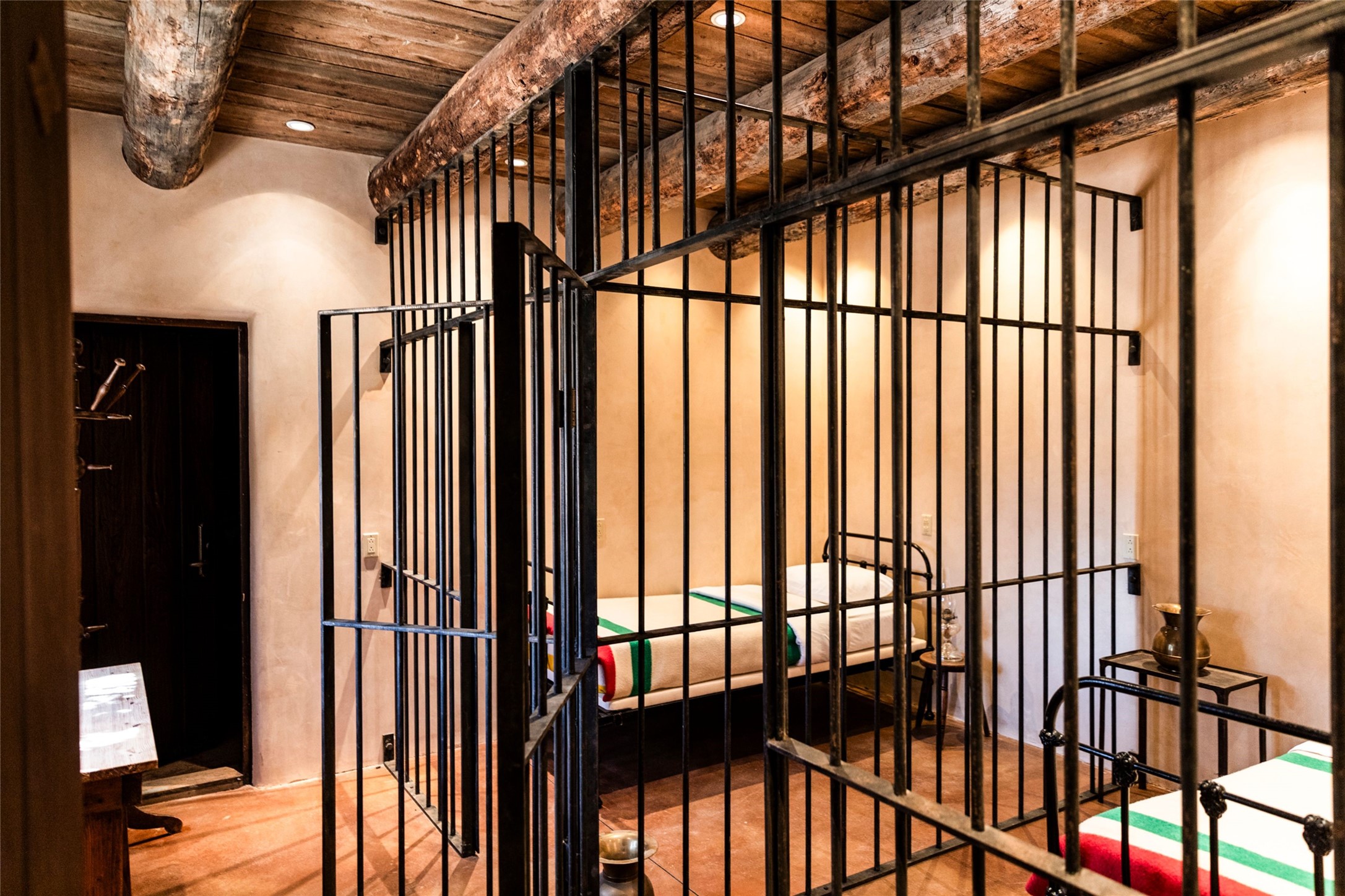 37 Rancho Alegre Road Santa Fe, NM 87508 - Photo 45 of 69 Novelty Jail Suite
