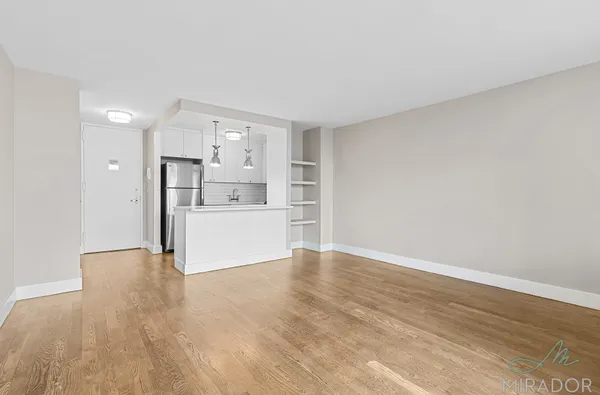 $4,700 | 330 East 39th Street, Unit 22G | Murray Hill