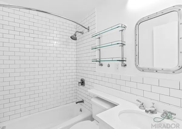 $4,700 | 330 East 39th Street, Unit 22G | Murray Hill
