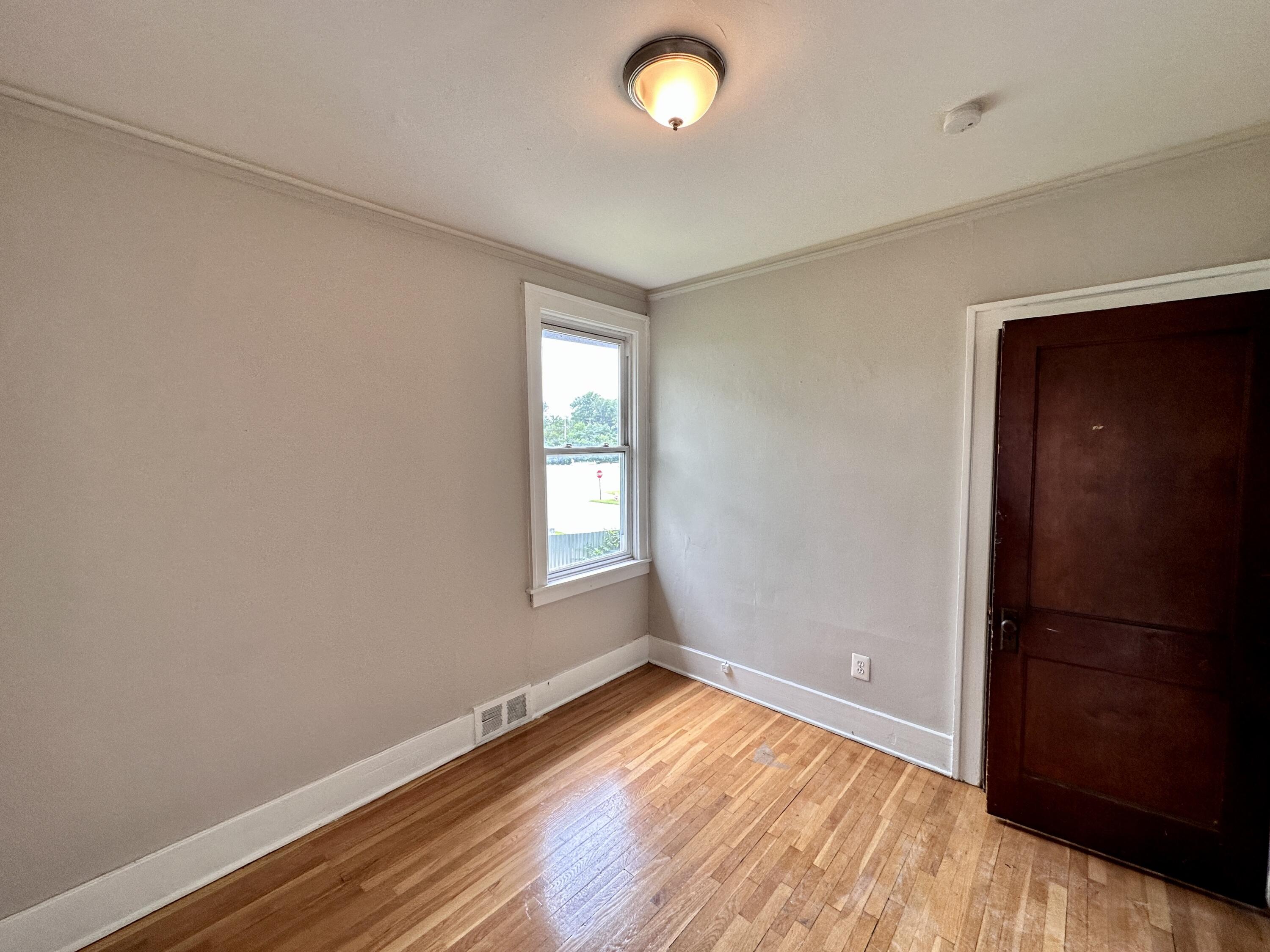 14028 Faircrest Street Detroit, MI 48205 - Photo 9 of 29 IMG_3834