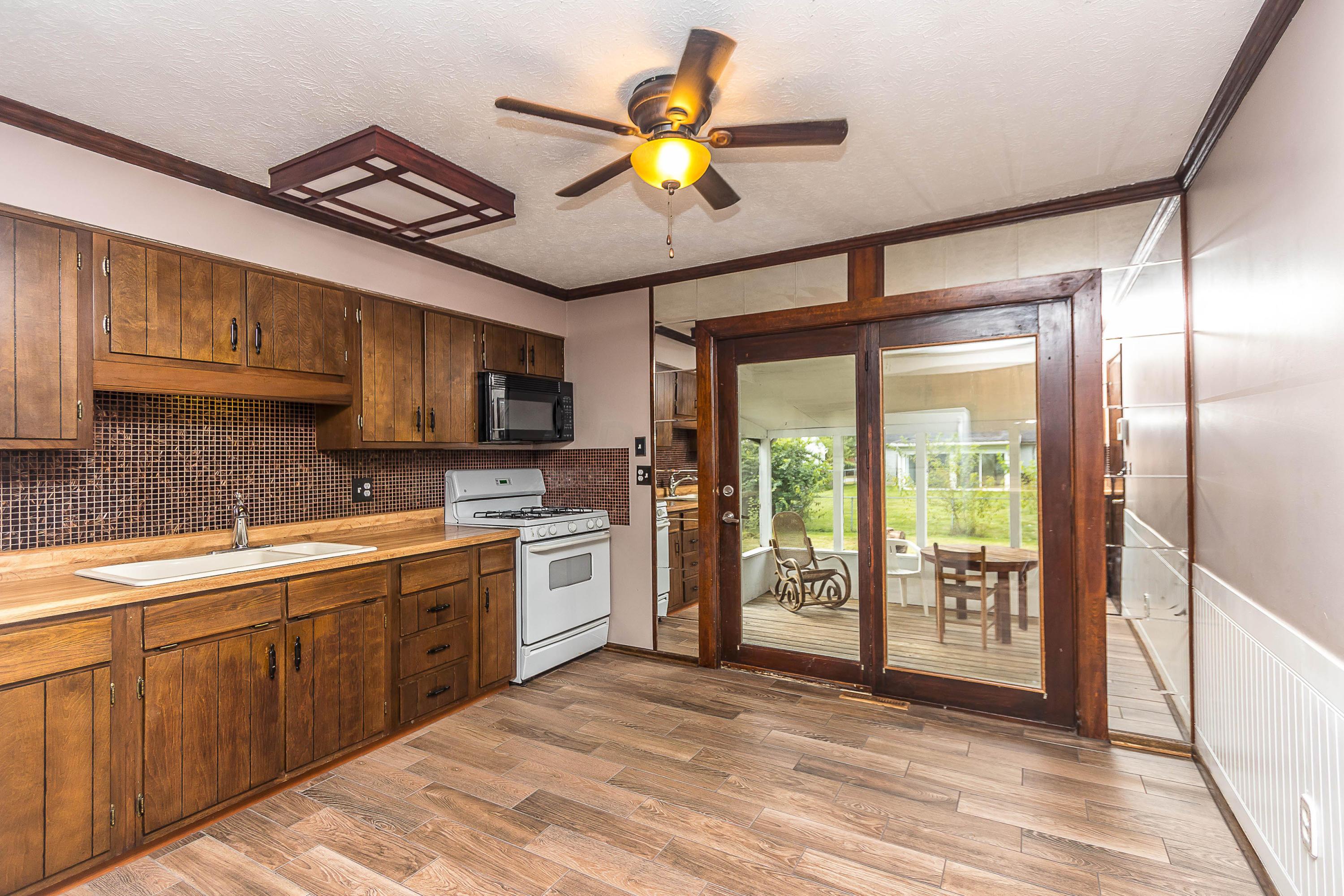 215 Fairway Road Delaware, OH 43015 - Photo 11 of 33 Gallery Image 11