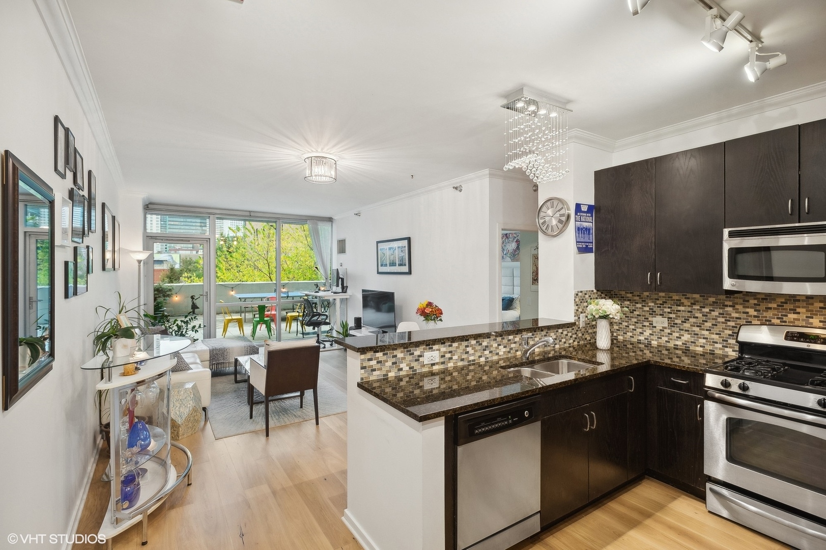 125 South Green Street, Unit 304A Chicago, IL 60607 - Photo 4 of 16 Gallery Image 4
