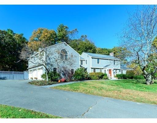25 Maple Avenue Boxford, MA 01921 - Photo 36 of 36 a front view of house with yard and green space