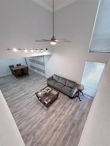 $189,900 | 576 East Avenue J, Unit B, Grand Prairie, TX 75050